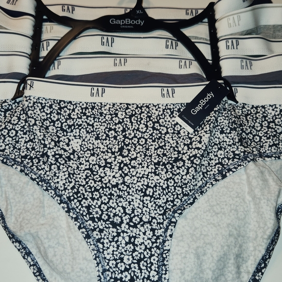 GAP Womens' Gapbody Size XL set Of 5 Panties, Floral, Blue And Grey Colors - Picture 1 of 9